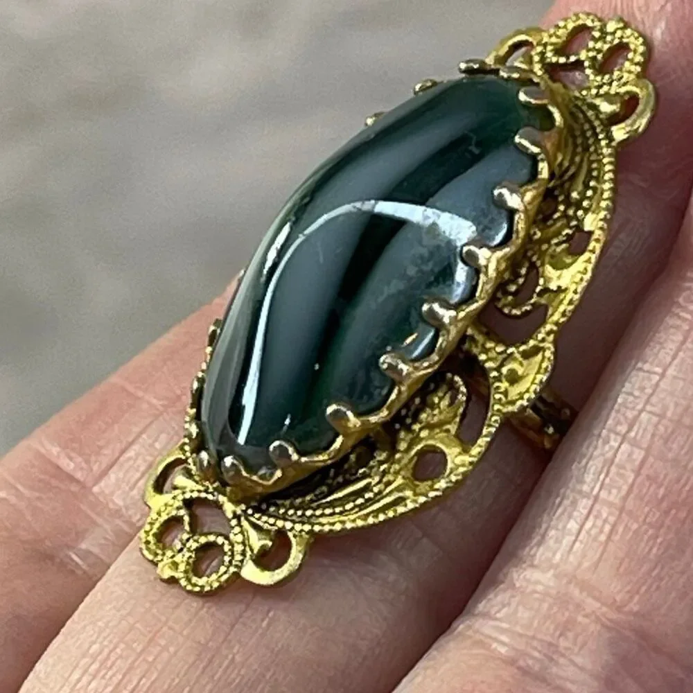 Vintage size 6.5 filigree striped cabochon stone ring.